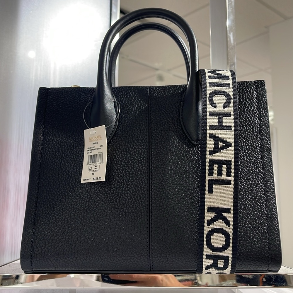 MICHAEL KORS
Mirella Small Pebble Leather Crossbody Bag
Black 
NWT - Picture 6 of 16